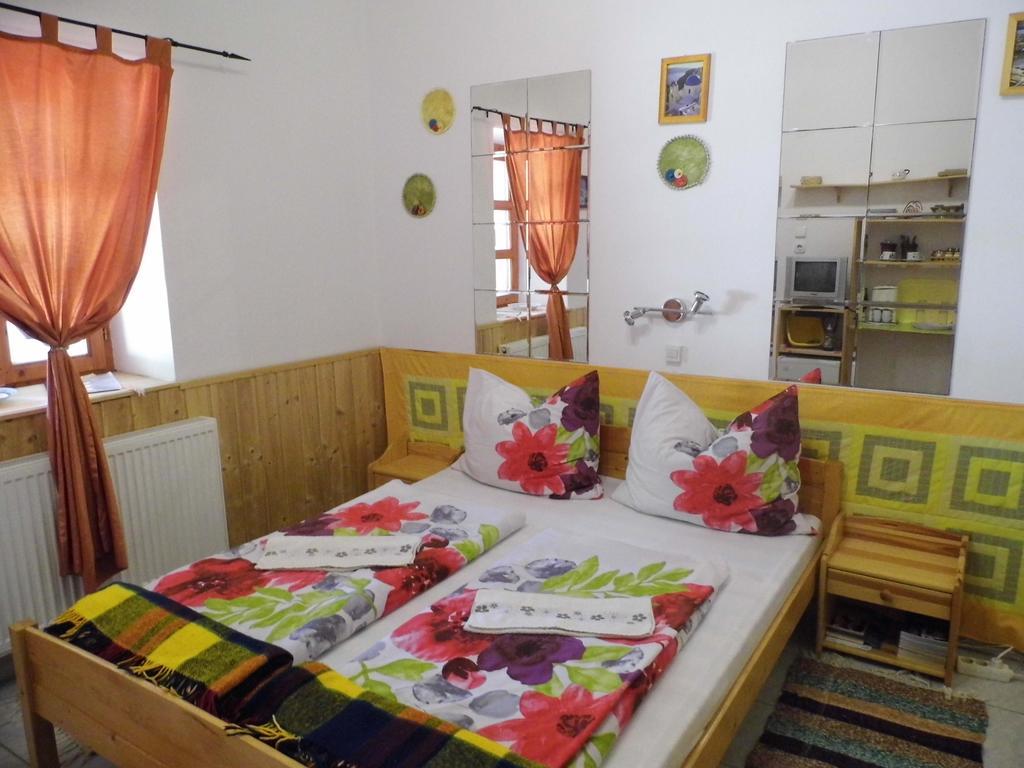 Bakonyi Apartmanhaz เอปลีนี ภายนอก รูปภาพ