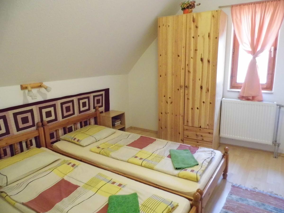 Bakonyi Apartmanhaz เอปลีนี ภายนอก รูปภาพ